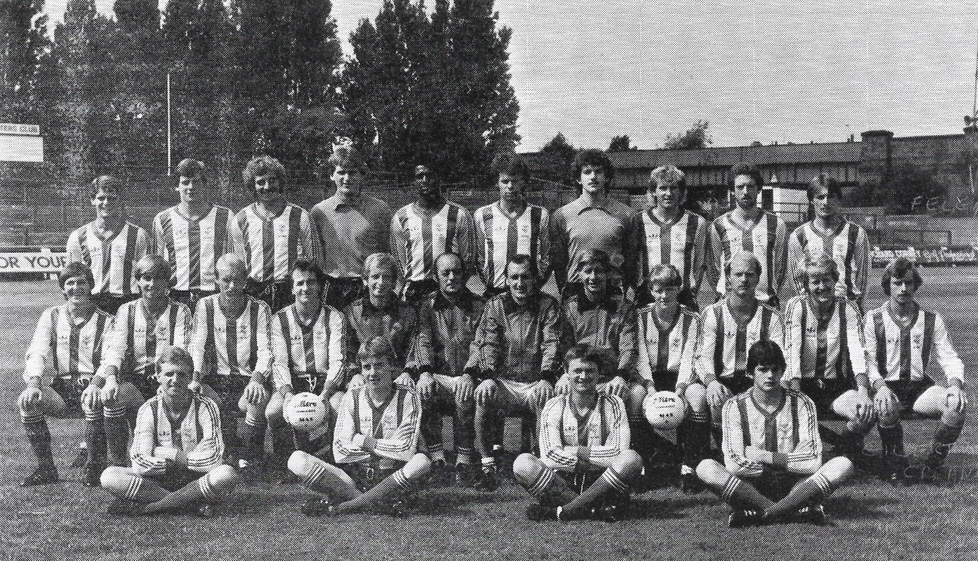 vignette Panini football 1981 - 81 équipe Thionville N°571